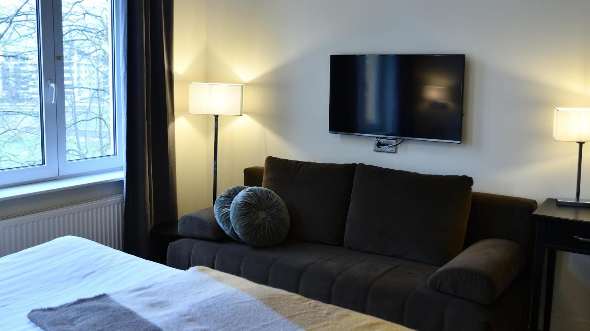 Home Hotel Norre Park Хальмстад Экстерьер фото