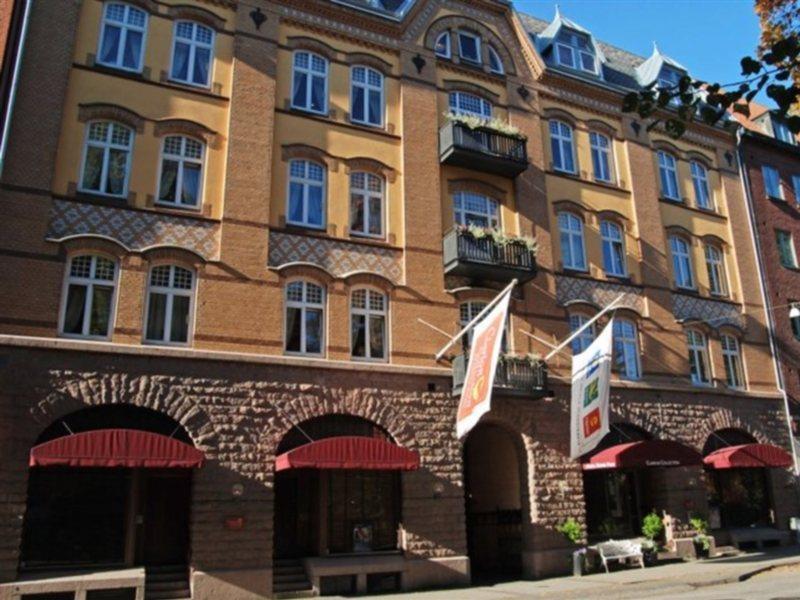 Home Hotel Norre Park Хальмстад Экстерьер фото