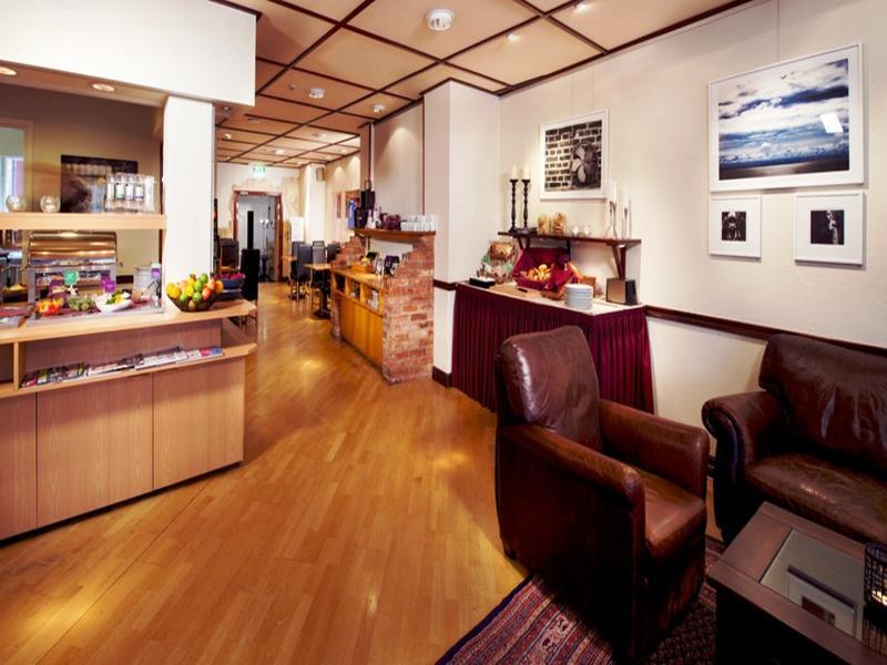 Home Hotel Norre Park Хальмстад Экстерьер фото